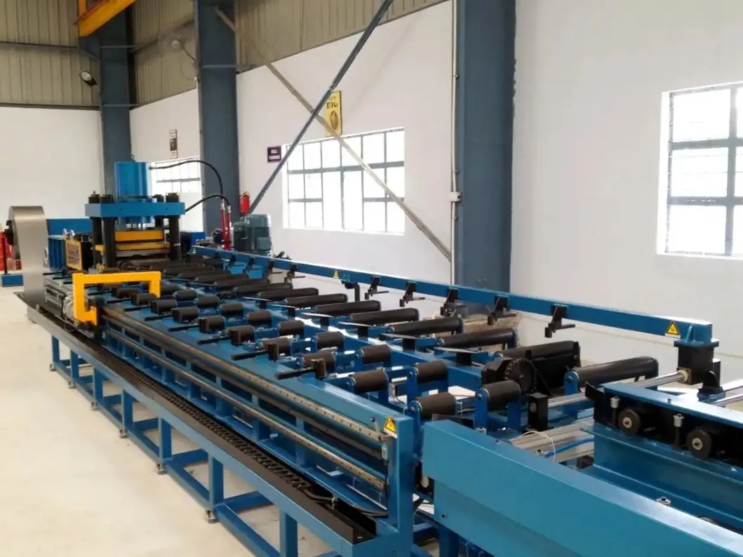 การปรับปรุงความเย็น ผนังปีกระบายไฟฟ้า เครื่องแปลงพลังงาน น้ํามันดําน้ํา เครื่องเรเดียเตอร์ ปีก ปีก สายการผลิตการปั่นอัตโนมัติ 3