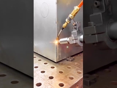 แขนหุ่นยนต์อุตสาหกรรมเครื่องเชื่อมเลเซอร์ไฟเบอร์ CNC อัตโนมัติอุปกรณ์ 1000W 2000W 3000W